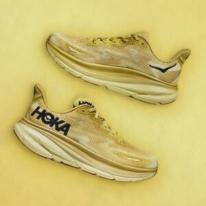 Hoka Women’s Clifton 9